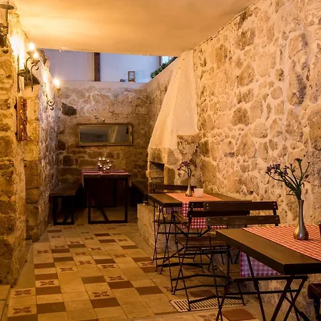 Atli Han Alacati Çeşme